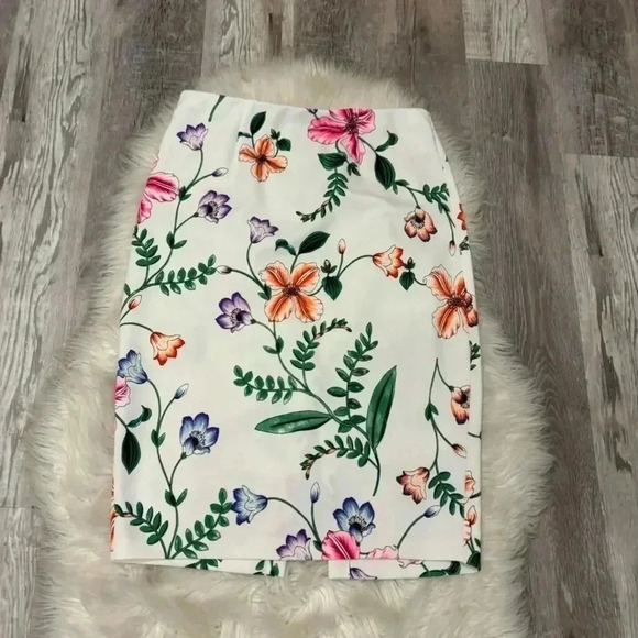 Express white floral print knee length pencil skirt sz m 8/10 - Picture 2 of 6